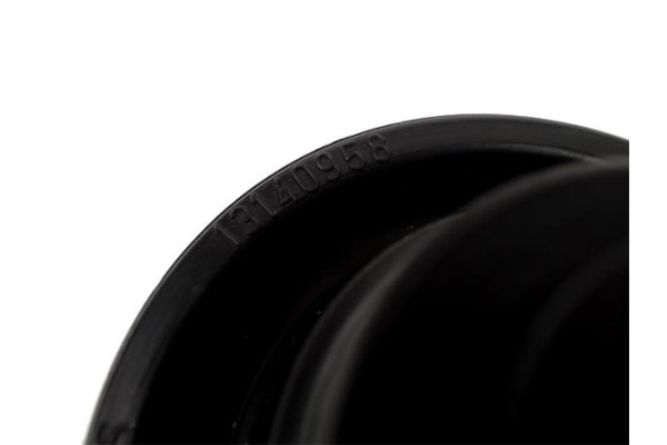 Recambio de tapon combustible para opel astra h berlina 1.7 cdti referencia OEM IAM 13140958  