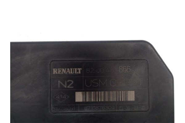Recambio de caja fusibles/rele para renault megane ii berlina 5p 1.5 confort authentique referencia OEM IAM 8200481866  
