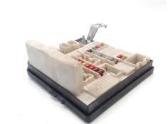 Recambio de caja fusibles/rele para renault megane ii berlina 5p 1.5 confort authentique referencia OEM IAM 8200481866  