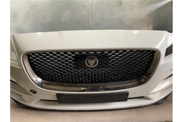 Recambio de paragolpes delantero para jaguar f-pace 2.0 r-sport awd referencia OEM IAM HR8317F003A  