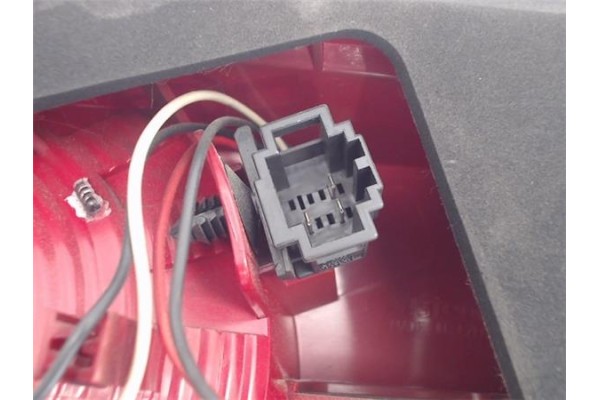 Recambio de piloto porton trasero derecho para seat altea xl (5p5) referencia OEM IAM 5P8945094D 13404B 