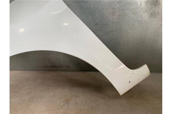 Recambio de aleta delantero izquierda para ford fiesta vi 1.25 referencia OEM IAM C1BBA16016AA  