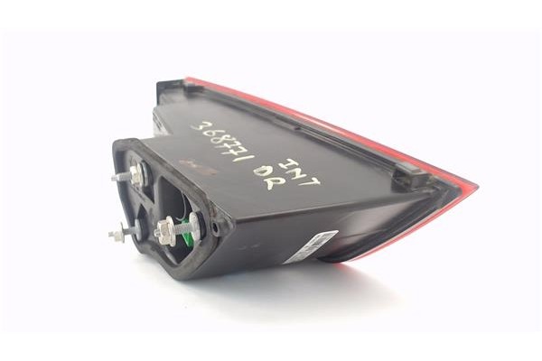 Recambio de piloto porton trasero derecho para jaguar f-pace 2.0 r-sport awd referencia OEM IAM 196794 HK83-15K272-AA 