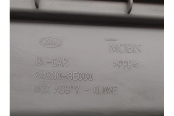 Recambio de tapa guantera para kia sorento (bl) 2.5 crdi referencia OEM IAM 848303E000  