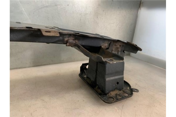 Recambio de refuerzo paragolpes para ford fiesta vi 1.25 referencia OEM IAM 8V5117K876BJ  