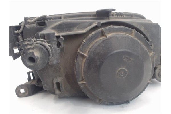 Recambio de faro delantero izquierdo para peugeot 405 berlina referencia OEM IAM   