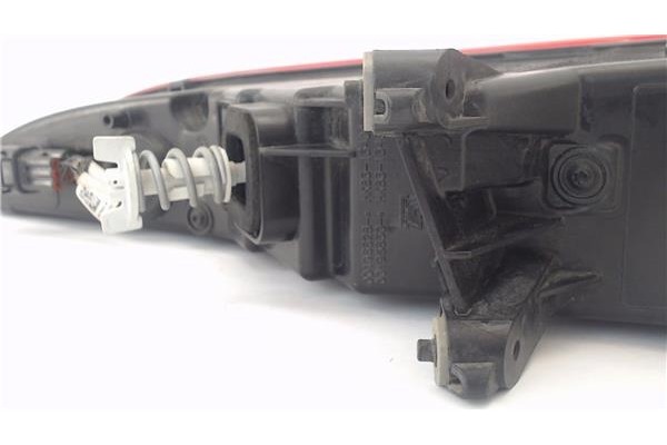 Recambio de piloto trasero derecho para jaguar f-pace 2.0 r-sport awd referencia OEM IAM HK8313404AC 196828 