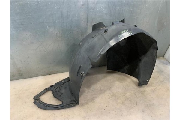 Recambio de protector pase rueda delantero izquierdo para peugeot 207 1.4 confort referencia OEM IAM 7136Y6  