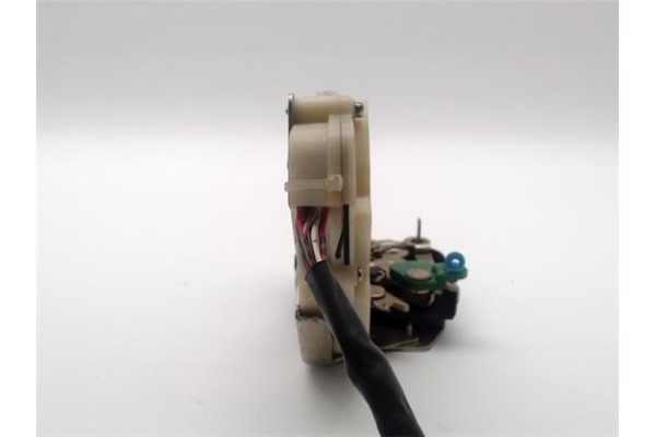 Recambio de cerradura puerta delantero izquierda para kia sorento (bl) 2.5 crdi referencia OEM IAM 813103E010  