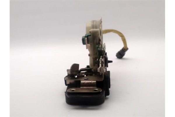 Recambio de cerradura puerta trasero izquierda para kia sorento (bl) 2.5 crdi referencia OEM IAM 814103E010  