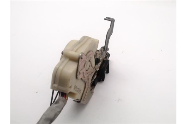 Recambio de cerradura puerta delantero derecha para kia sorento (bl) 2.5 crdi referencia OEM IAM 813203E010  