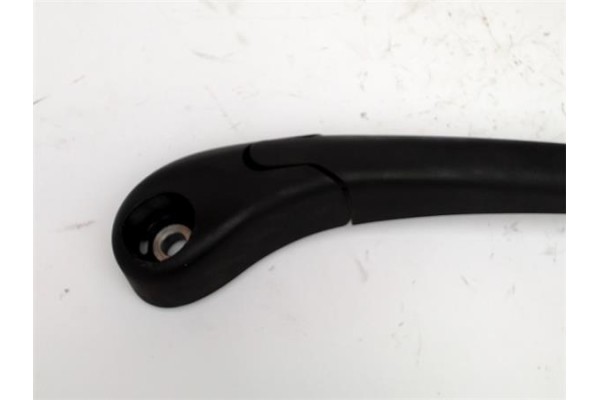 Recambio de brazo limpiaparabrisas trasero para renault clio iii 1.5 dci (br17, cr17) referencia OEM IAM 8200213059  