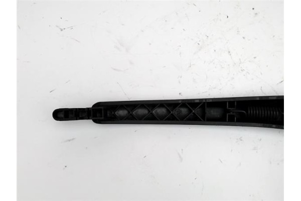 Recambio de brazo limpiaparabrisas trasero para renault clio iii 1.5 dci (br17, cr17) referencia OEM IAM 8200213059  