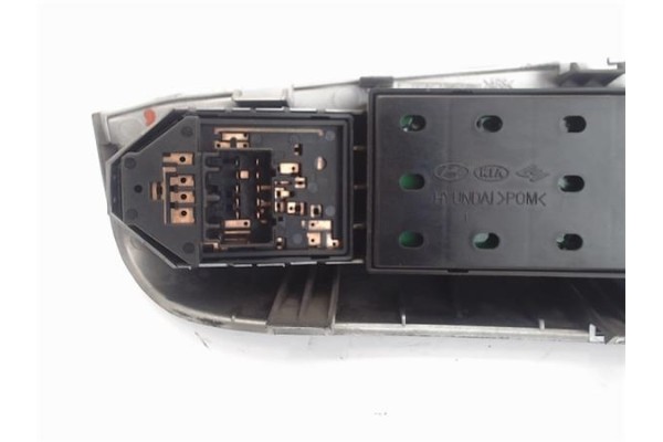 Recambio de mando elevalunas delantero izquierdo para kia sportage (km) 2.0 crdi referencia OEM IAM 935701F360WK  