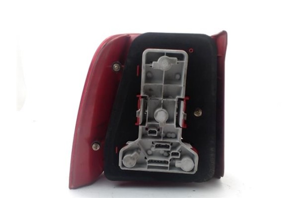 Recambio de piloto trasero derecho para volkswagen passat berlina (3b2) 1.8 t referencia OEM IAM 3B5945096F  3B5945096G , AUDI |