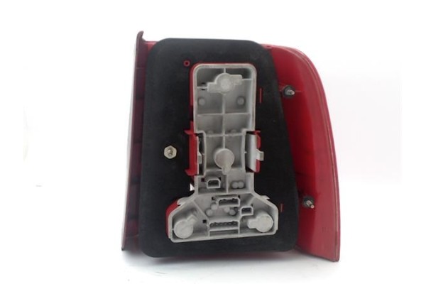 Recambio de piloto trasero izquierdo para volkswagen passat berlina (3b2) 1.8 t referencia OEM IAM 3B5945095G  3B5945095F , AUDI