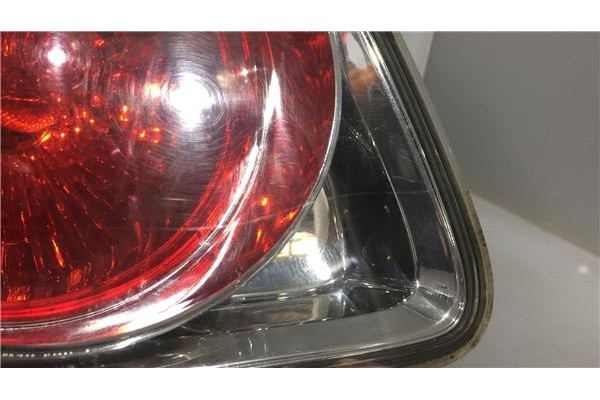 Recambio de piloto interior izquierdo para mazda 6 berlina (gg) 1.8 active (4-ptas.) referencia OEM IAM 22661971L  