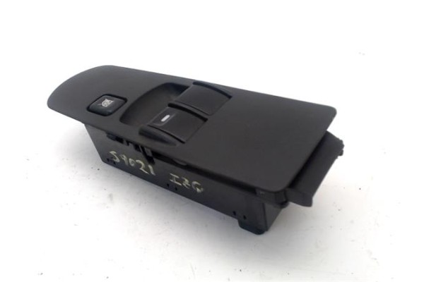 Recambio de botonera puerta delantero izquierda para mitsubishi colt cz3 berl. 5 (z30a) 1.1 inform (d) referencia OEM IAM 8608A1