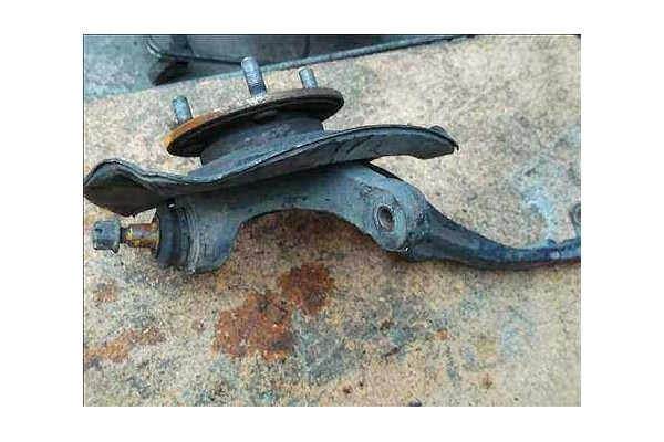 Recambio de mangueta delantero izquierda para rover 400 fastback (rt) 420 d referencia OEM IAM   
