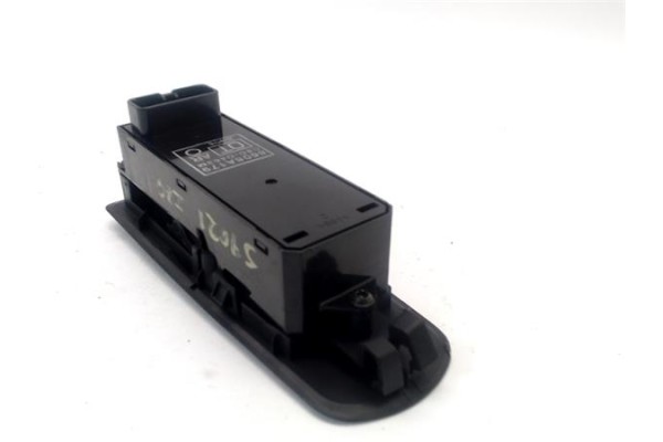 Recambio de botonera puerta delantero izquierda para mitsubishi colt cz3 berl. 5 (z30a) 1.1 inform (d) referencia OEM IAM 8608A1
