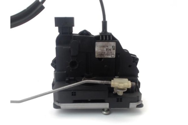 Recambio de cerradura puerta delantero derecha para opel corsa d 1.3 cdti referencia OEM IAM 13258274  55702899 , OPEL