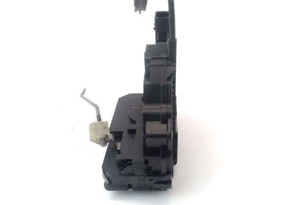 Recambio de cerradura puerta delantero derecha para opel corsa d 1.3 cdti referencia OEM IAM 13258274  55702899 , OPEL