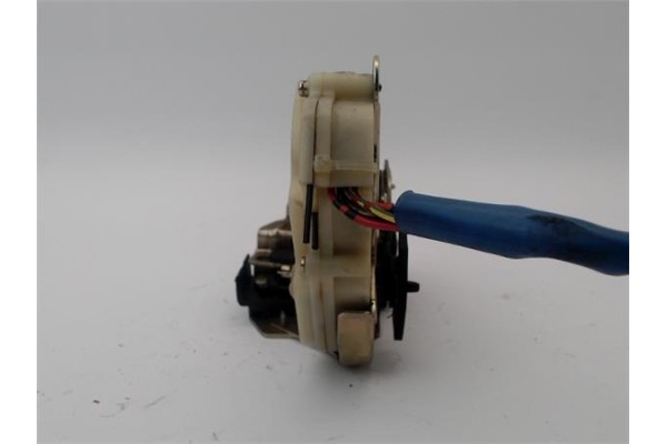 Recambio de cerradura puerta trasero derecha para kia sorento (bl) 2.5 crdi referencia OEM IAM 814203E010  