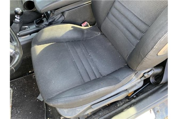 Recambio de juego asientos para peugeot 407 coupé 2.0 hdi referencia OEM IAM 8845LT 8845LZ 