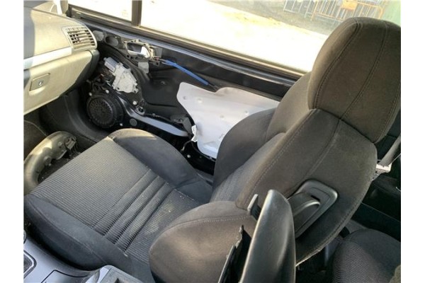 Recambio de juego asientos para peugeot 407 coupé 2.0 hdi referencia OEM IAM 8845LT 8845LZ 