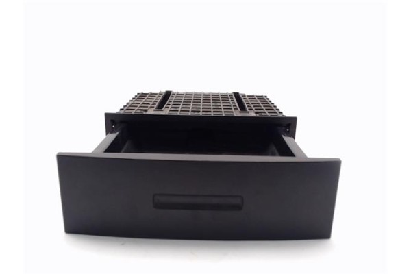 Recambio de portaobjetos consola central para citroen c2 1.4 hdi referencia OEM IAM 8214XK  