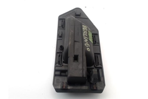 Recambio de maneta exterior delantero derecha para citroen berlingo 2.0 hdi referencia OEM IAM 9621422877  