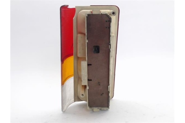 Recambio de piloto trasero derecho para seat terra referencia OEM IAM 19709334  