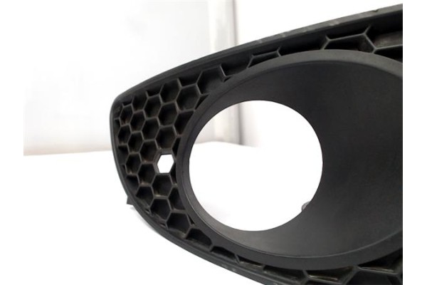 Recambio de rejilla paragolpes delantero derecha para seat leon (1p1) 1.9 tdi referencia OEM IAM   
