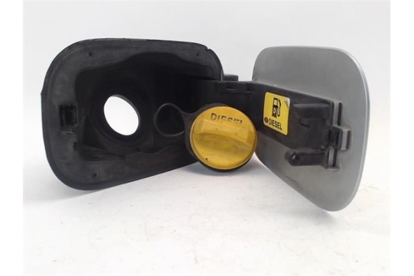 Recambio de tapa exterior combustible para land rover discovery 2.7 td referencia OEM IAM BPA780070  