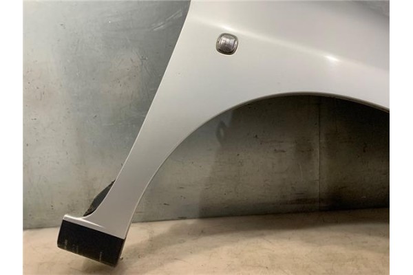 Recambio de aleta delantero derecha para seat cordoba berlina (6k2) 1.6 referencia OEM IAM 6K0821022D  