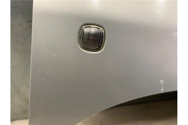 Recambio de aleta delantero derecha para seat cordoba berlina (6k2) 1.6 referencia OEM IAM 6K0821022D  