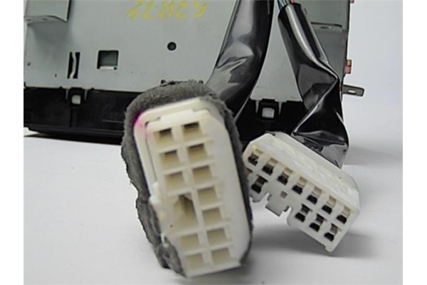 Recambio de cargador cd para toyota corolla (e12) 2.0 d-4d referencia OEM IAM 0860100906  