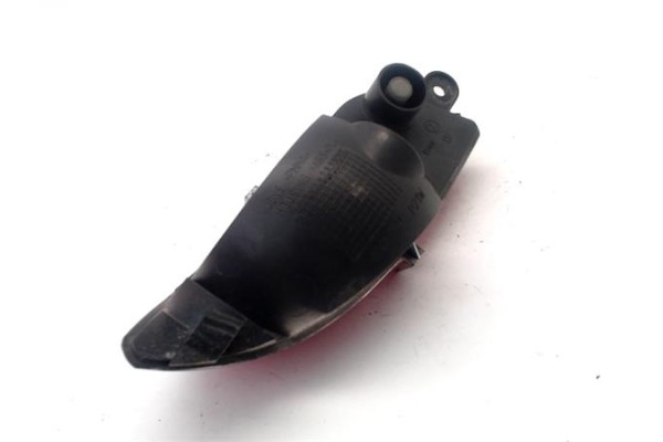 Recambio de piloto antiniebla trasero derecho para opel corsa c 1.7 cdti referencia OEM IAM 13118663  