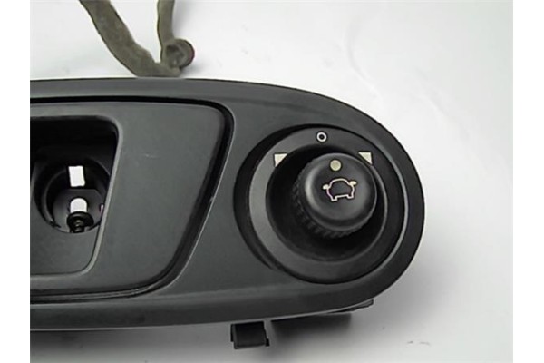 Recambio de manilla int. puerta delantero izquierda para ford fiesta vi 1.4 referencia OEM IAM 8A61A260AFW  