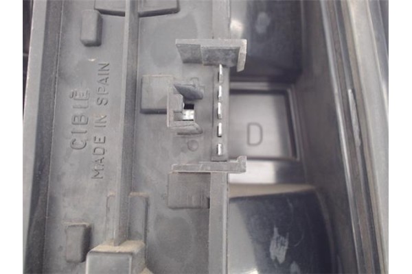 Recambio de piloto trasero derecho para seat marbella referencia OEM IAM   