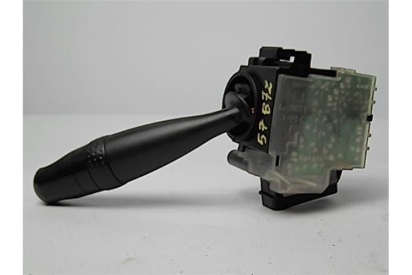 Recambio de mando limpiaparabrisas para toyota corolla (e12) 2.0 d-4d referencia OEM IAM 173647  