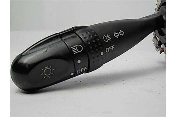 Recambio de mando intermitencia para toyota corolla (e12) 2.0 d-4d referencia OEM IAM 1736483  