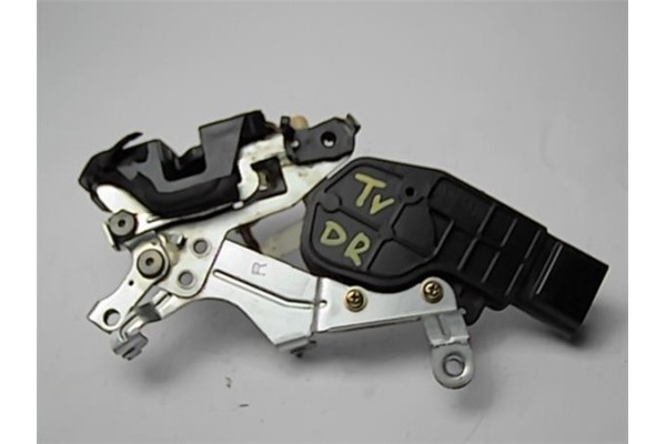 Recambio de cerradura puerta trasero derecha para toyota corolla (e12) 2.0 d-4d referencia OEM IAM 6905012350  