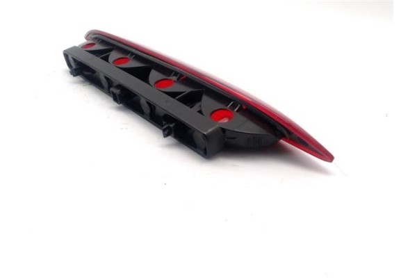 Recambio de luz central de freno para mitsubishi colt cz3 berl. 5 (z30a) 1.1 inform (d) referencia OEM IAM MR957379  