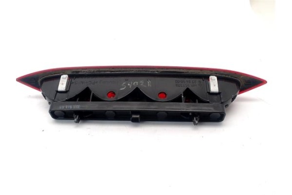 Recambio de luz central de freno para mitsubishi colt cz3 berl. 5 (z30a) 1.1 inform (d) referencia OEM IAM MR957379  
