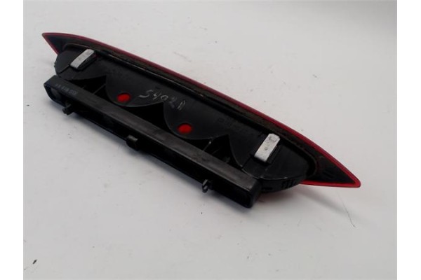 Recambio de luz central de freno para mitsubishi colt cz3 berl. 5 (z30a) 1.1 inform (d) referencia OEM IAM MR957379  