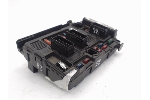 Recambio de caja fusibles/rele para citroen c3 1.4 hdi 70 furio referencia OEM IAM 9643498880/137609177 T118470003G/BSM-B3 