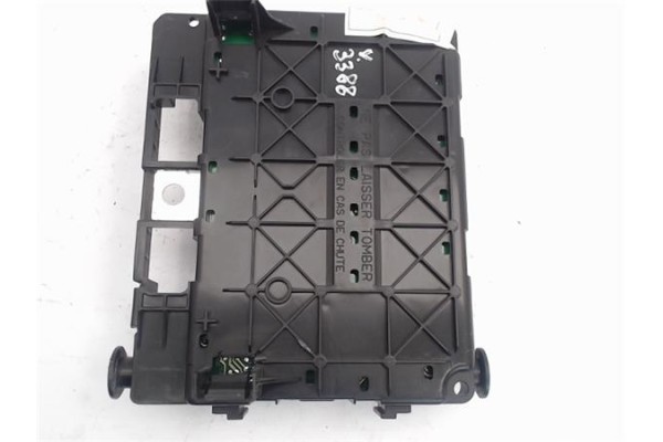 Recambio de caja fusibles/rele para citroen c3 1.4 hdi 70 furio referencia OEM IAM 9643498880/137609177 T118470003G/BSM-B3 