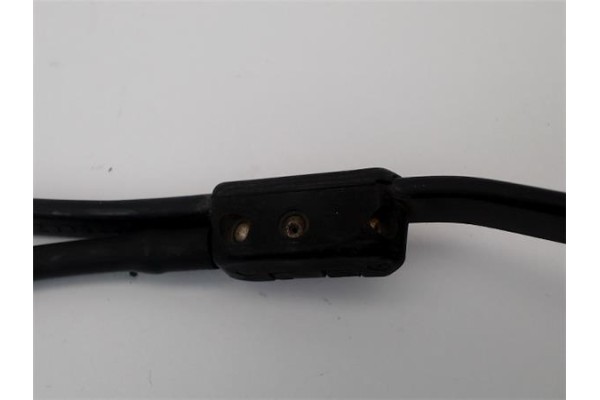 Recambio de brazo limpiaparabrisas trasero para mercedes-benz vito / mixto furgón (w639) 115 cdi referencia OEM IAM A6398200644 