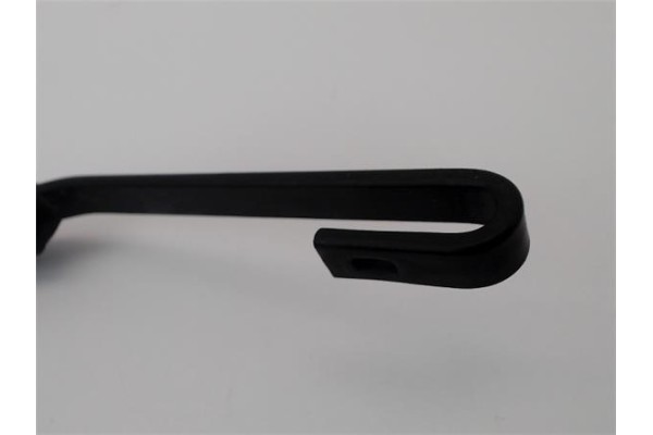 Recambio de brazo limpiaparabrisas trasero para mercedes-benz vito / mixto furgón (w639) 115 cdi referencia OEM IAM A6398200644 